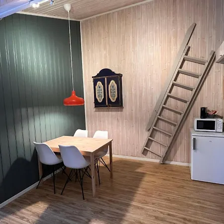 Vennebo - Koselig Liten Med Alle Fasiliteter 알