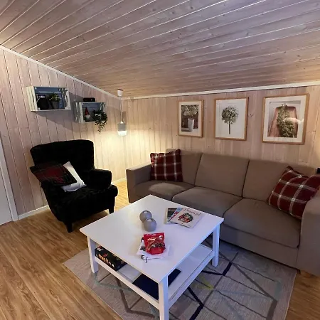 Vennebo - Koselig Liten Med Alle Fasiliteter Al